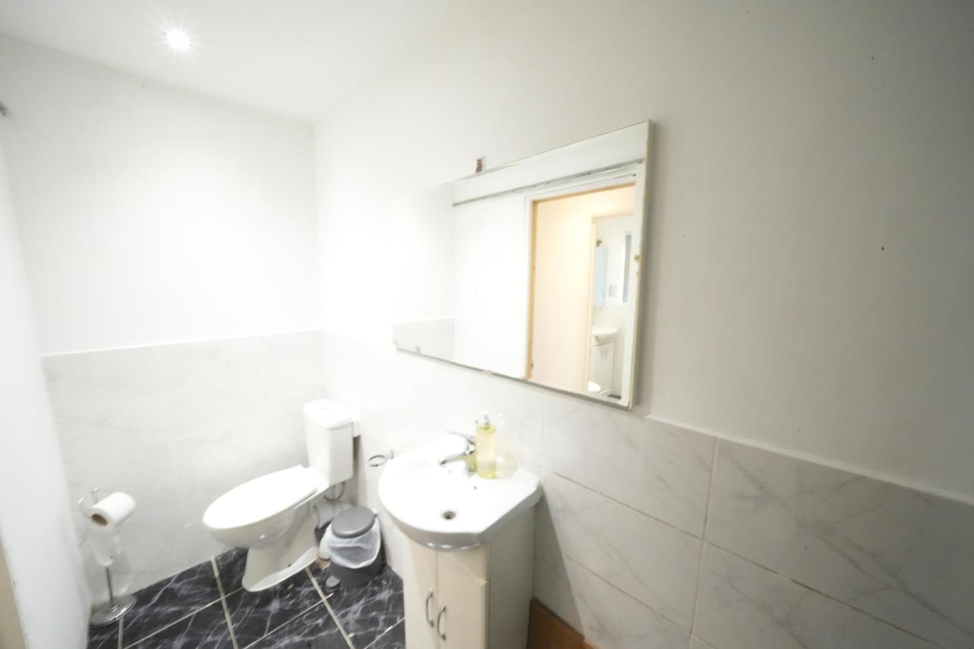 Airport Comfy Stay Harmondsworth Buitenkant foto