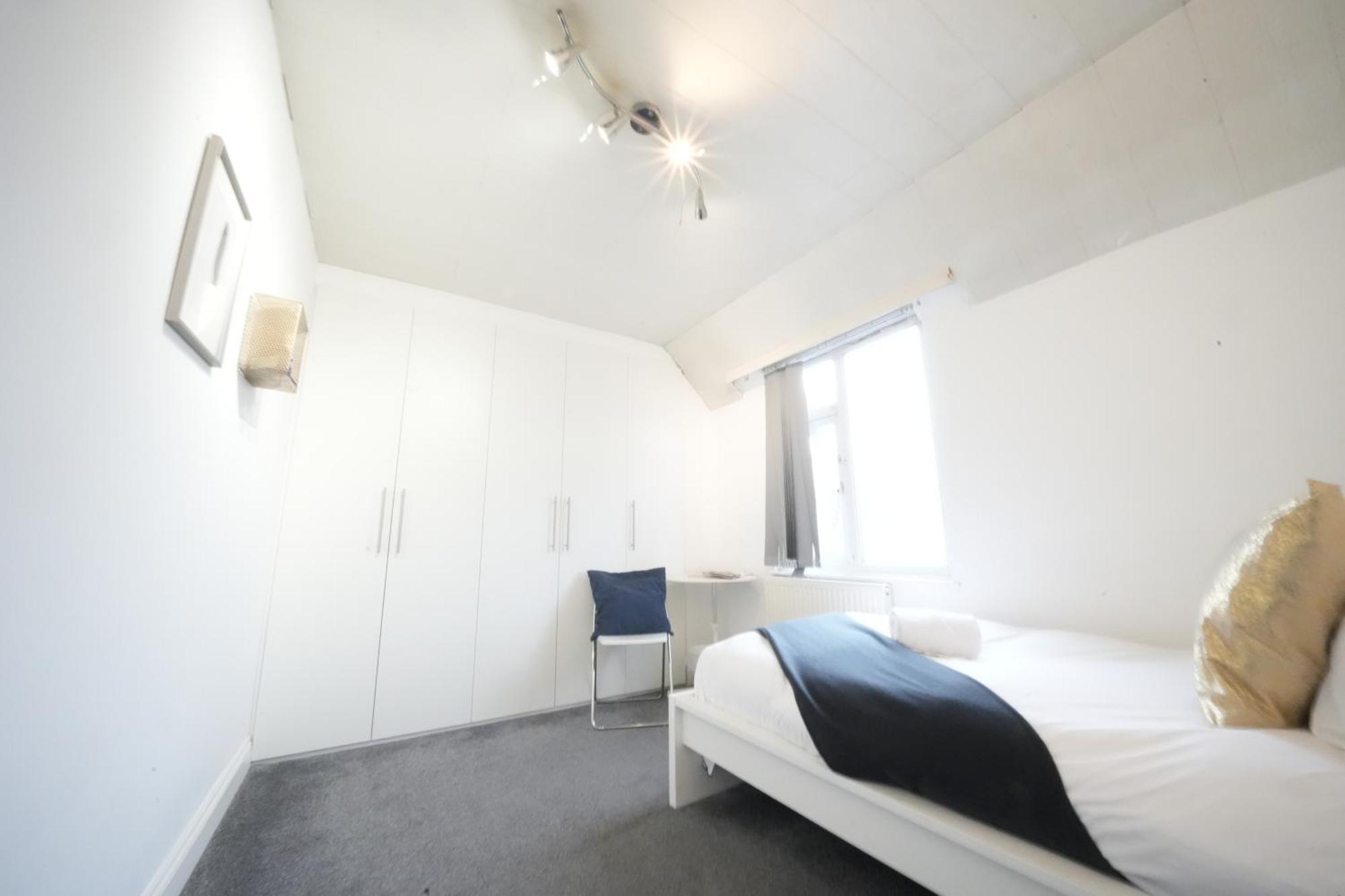 Airport Comfy Stay Harmondsworth Buitenkant foto