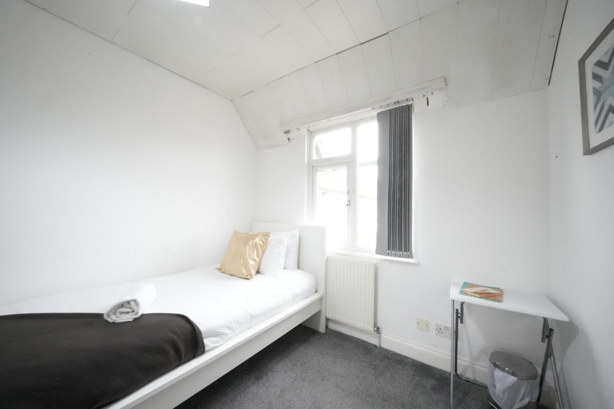 Airport Comfy Stay Harmondsworth Buitenkant foto
