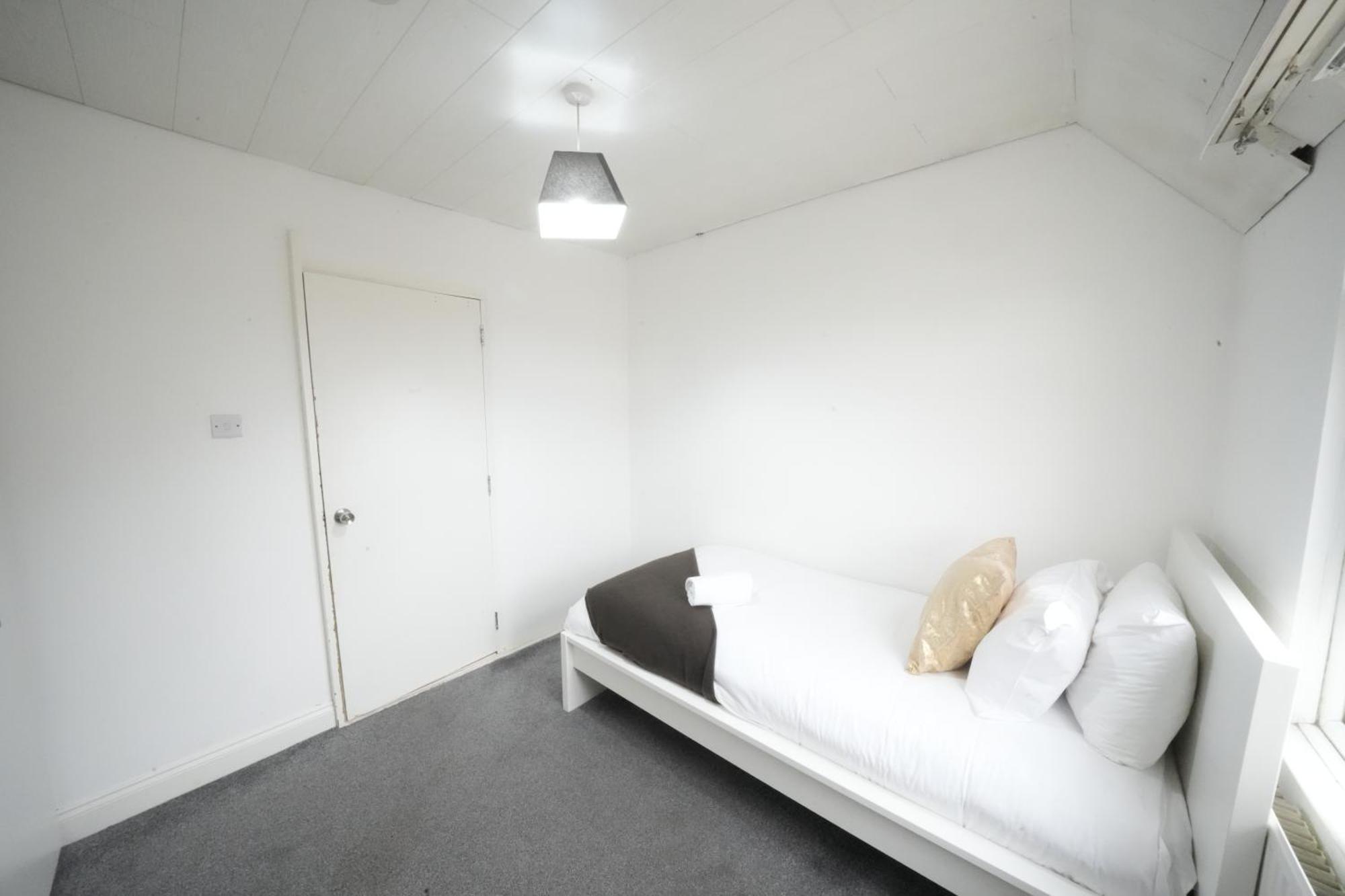 Airport Comfy Stay Harmondsworth Buitenkant foto