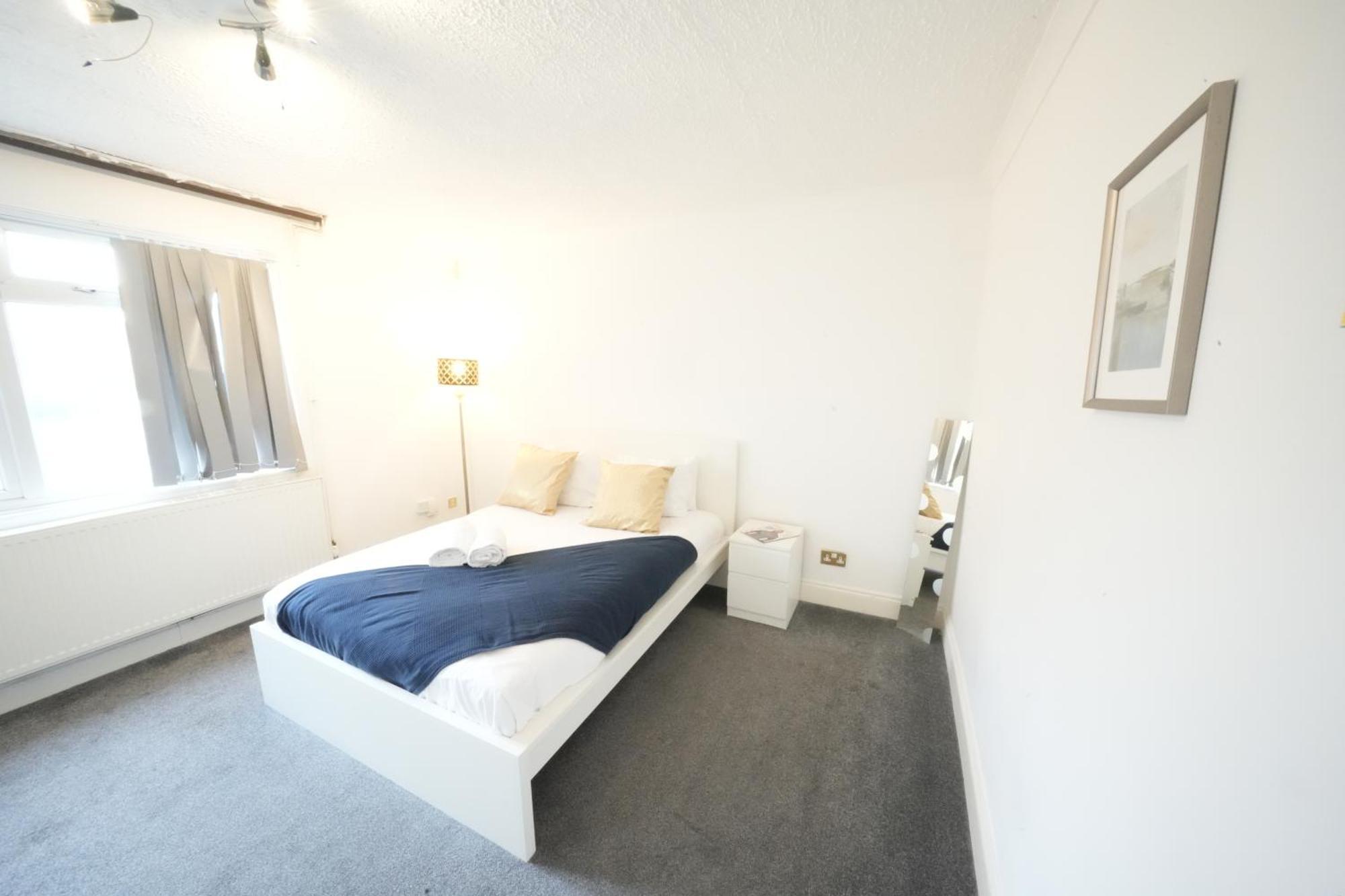 Airport Comfy Stay Harmondsworth Buitenkant foto