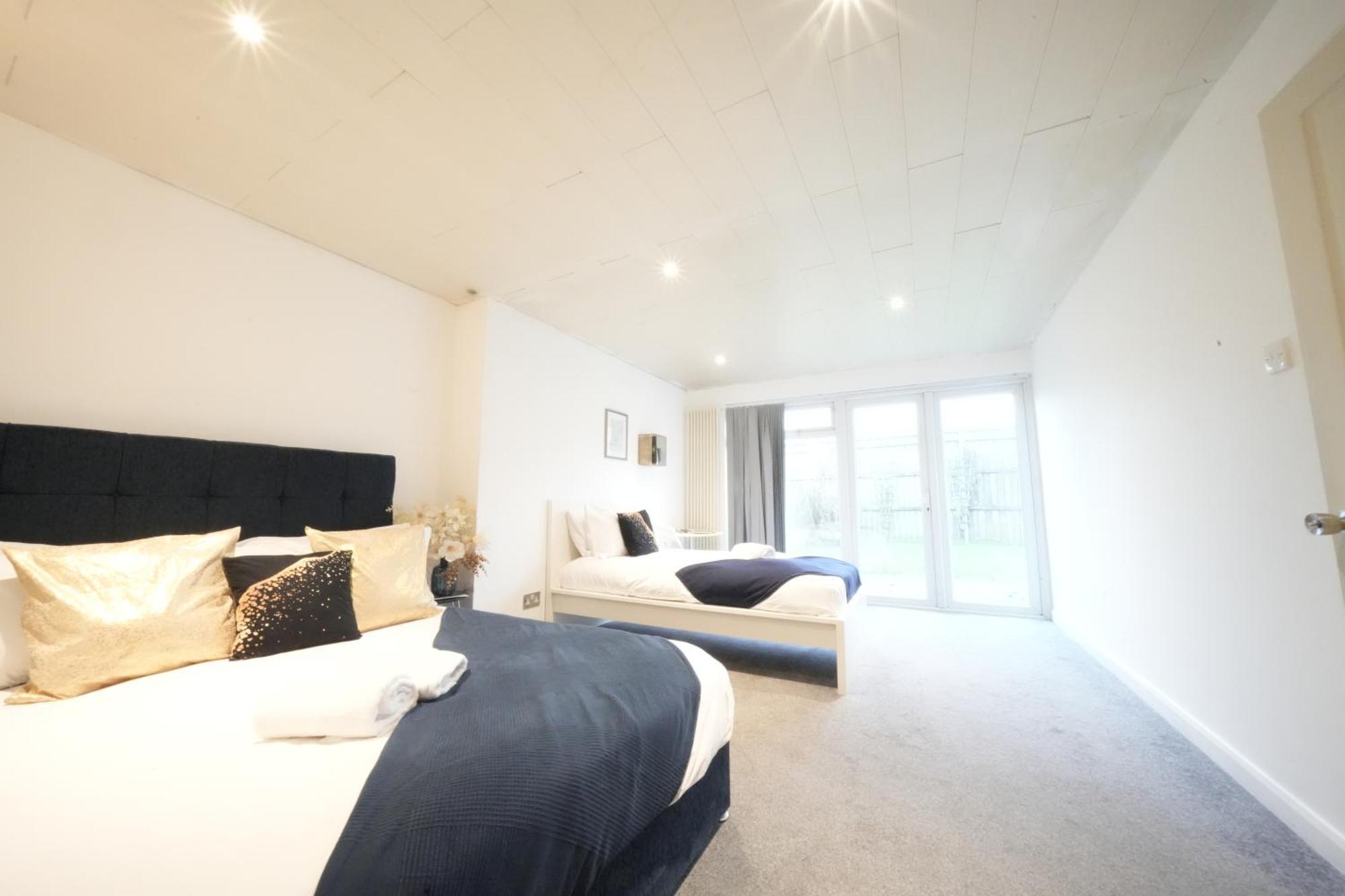 Airport Comfy Stay Harmondsworth Buitenkant foto