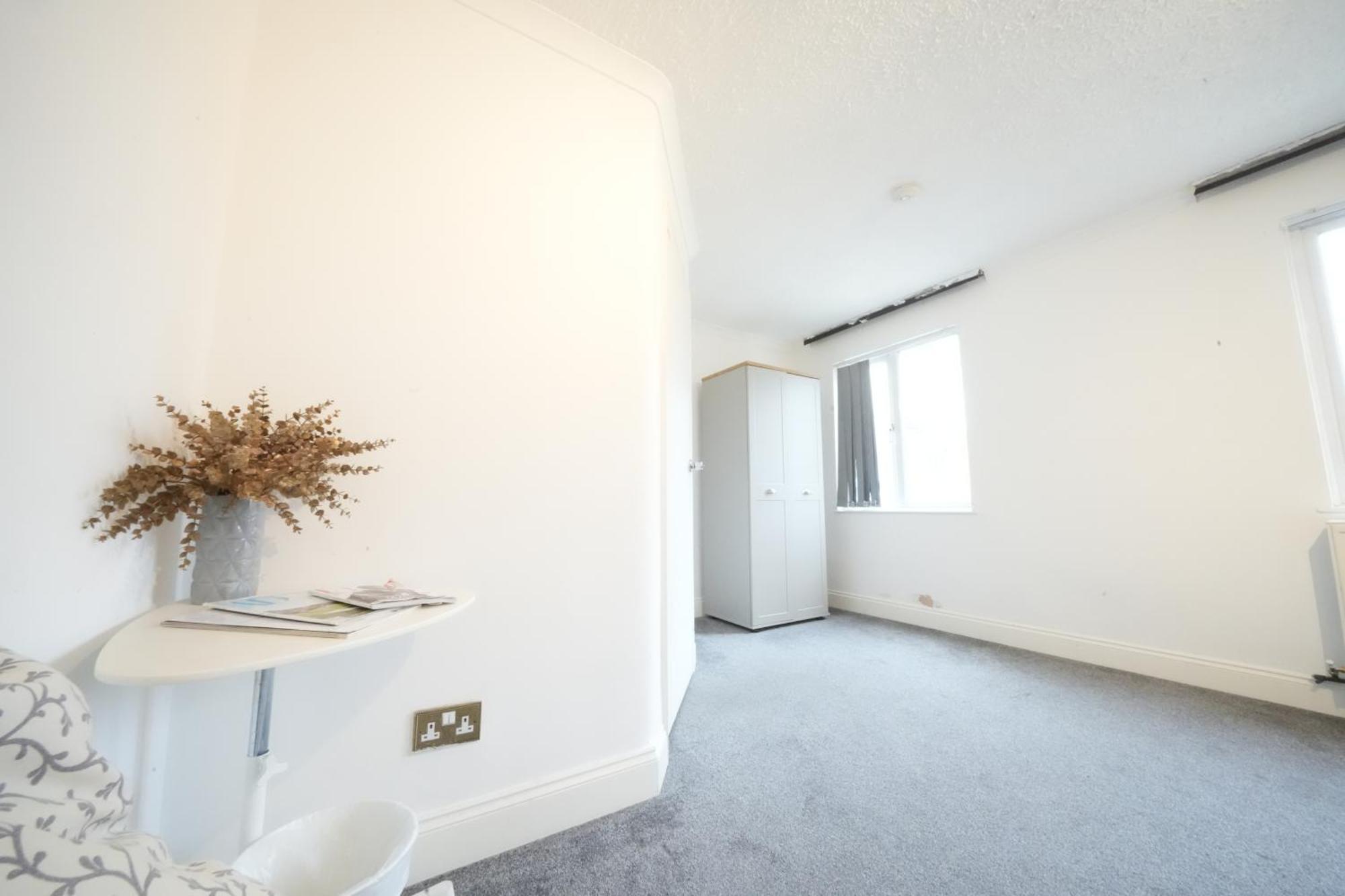 Airport Comfy Stay Harmondsworth Buitenkant foto